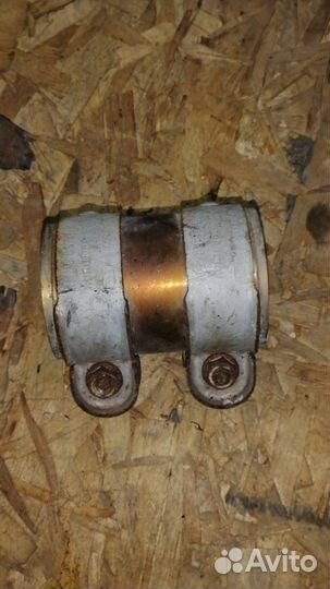 Хомут глушителя Volkswagen Passat B6 2010