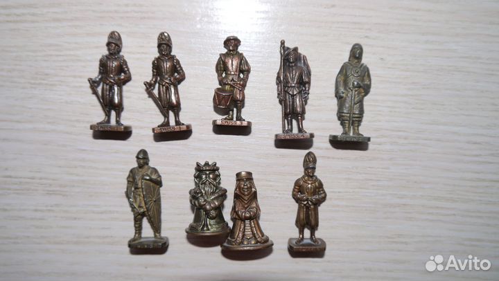 Солдатики металлические. Ландрин. Киндер