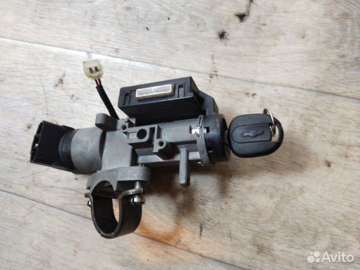 Замок зажигания Chevrolet Lacetti седан 1.4 F14D3