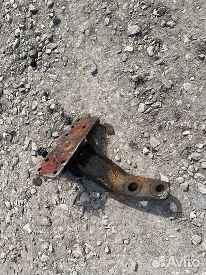 Кронштейн рулевой тяги (маятниковый) Iveco Eurotra