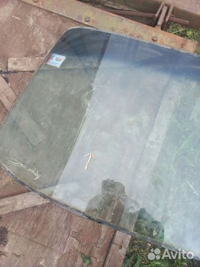 Стекло лобовое 31105
