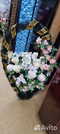 Ритуальные венки и корзины