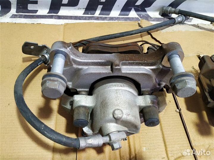 Суппорт передний Volkswagen Passat B7 1.4 caxa