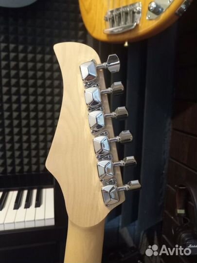 Электро гитара черный с комбиком новый