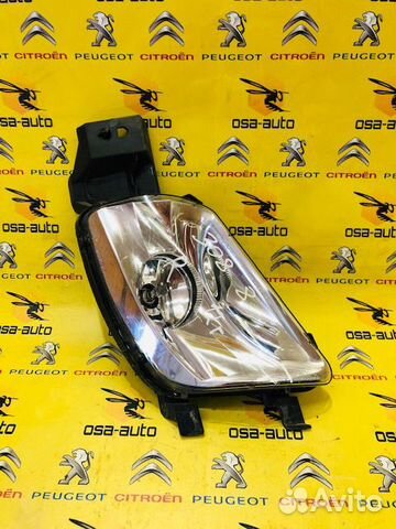 Фара противотуманная правая peugeot 308 10-14г