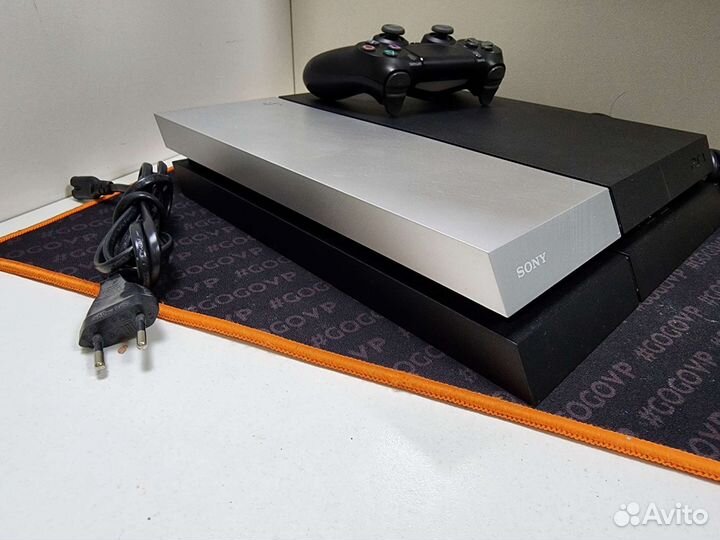 Sony playstation 4 500Gb Прошитая(Игры бесплатно)