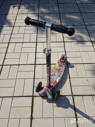 Самокат детский трехколесный