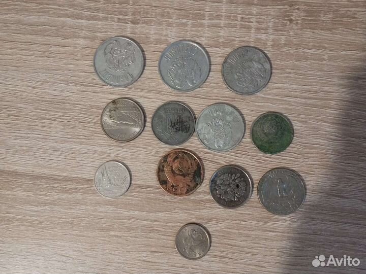 Продам монеты старые и часы мурские