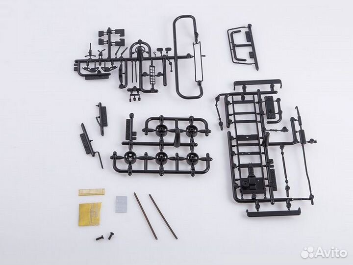 Сборная модель AVD Автомобиль 330279 