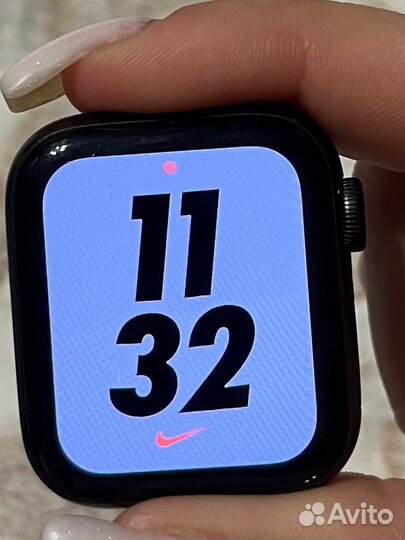 Часы apple watch se 40 mm nike