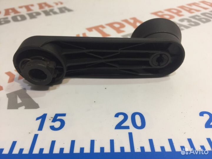 Опель Астра Ручка стеклоподъёмника заднего правого