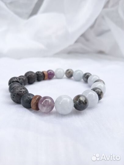 Браслет из натуральных камней (аметист, лава)
