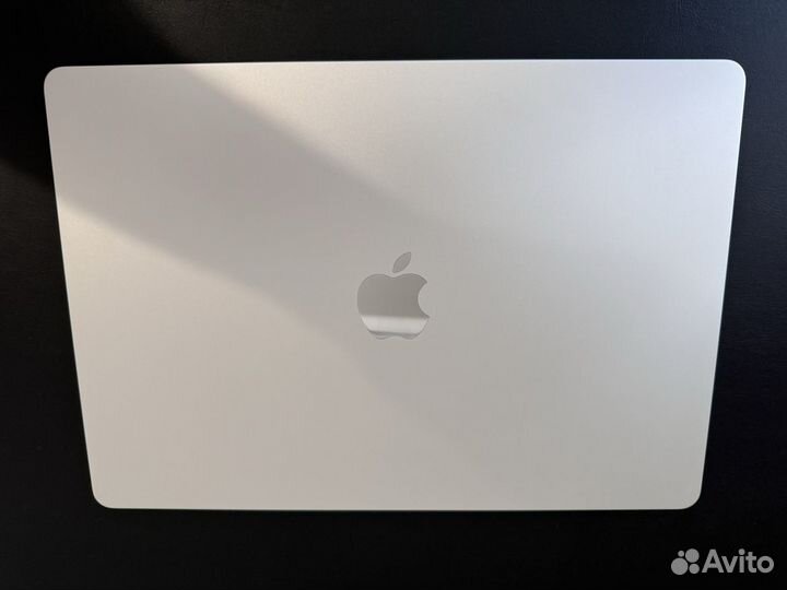 Apple MacBook air 15 m3 8 512