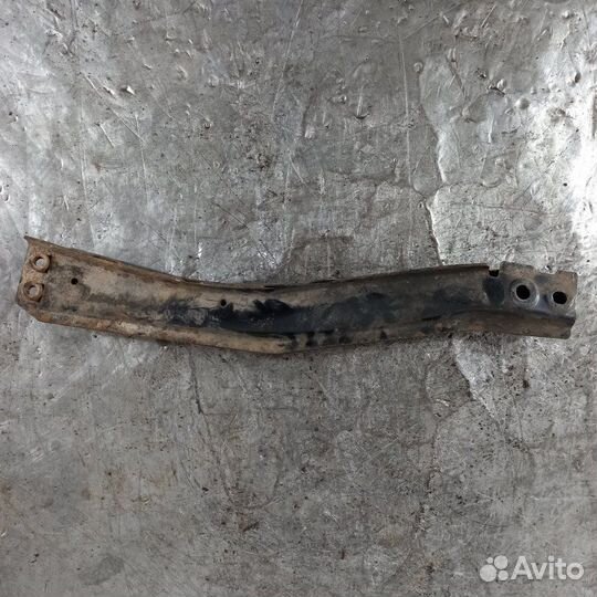 Балка подрамника передняя левая Mitsubishi