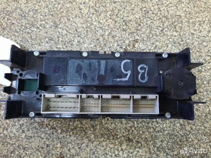 Блок управления климат-контролем Volkswagen Passat