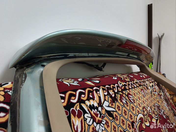 Крышка багажника Тойота Ипсум 21