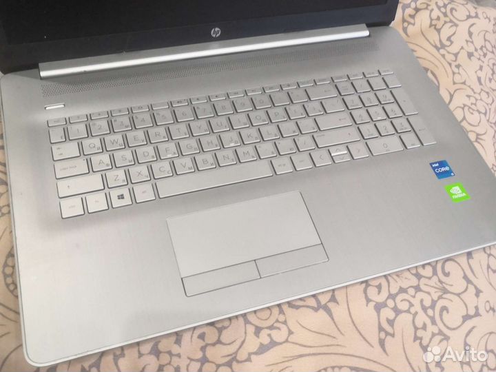 Ноутбук HP (IPS/17'3/i5-11Gen/GeF MX330/SSD 512GB)