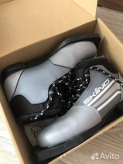 Продам лыжные ботинки, размер 34