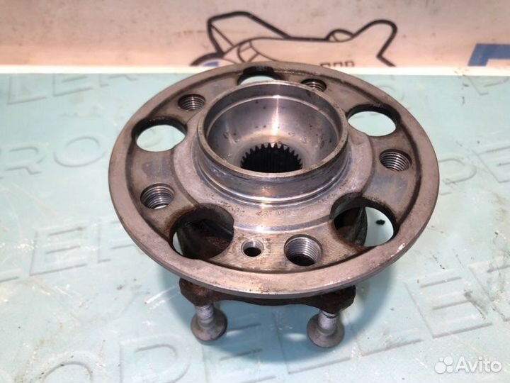 Ступица задняя левая Mercedes-Benz C-Klasse W205