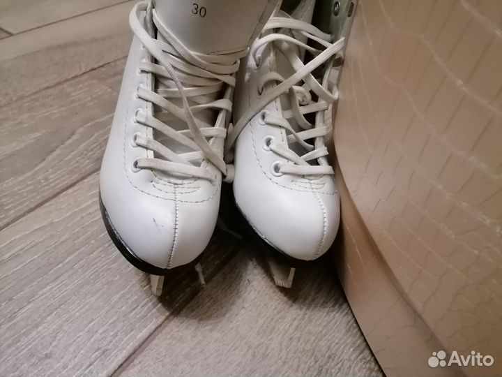 Коньки фигурные Атеmi, р-р 30