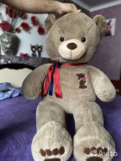 Большой плюшевый мишка