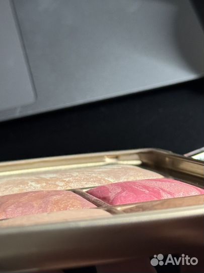 Палетка Hourglass Universe