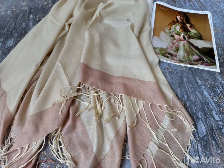 Большой бежевый платок 115/115 Хлопок