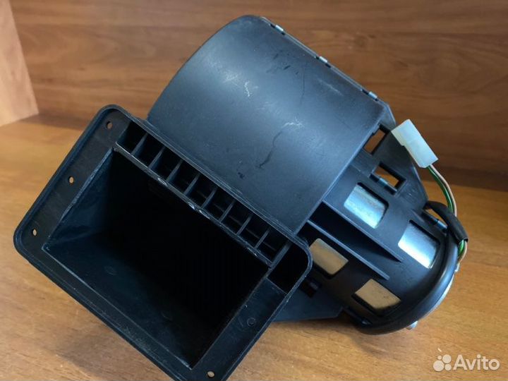 Мотор печки 24V/7A односкоростной улитка