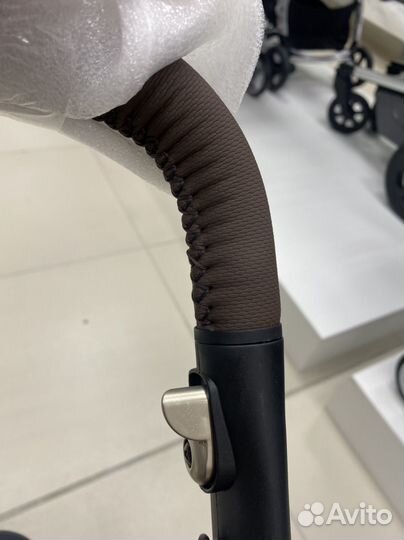 Новая коляска Joolz Hub Plus