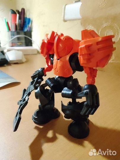 Робот(игрушка)