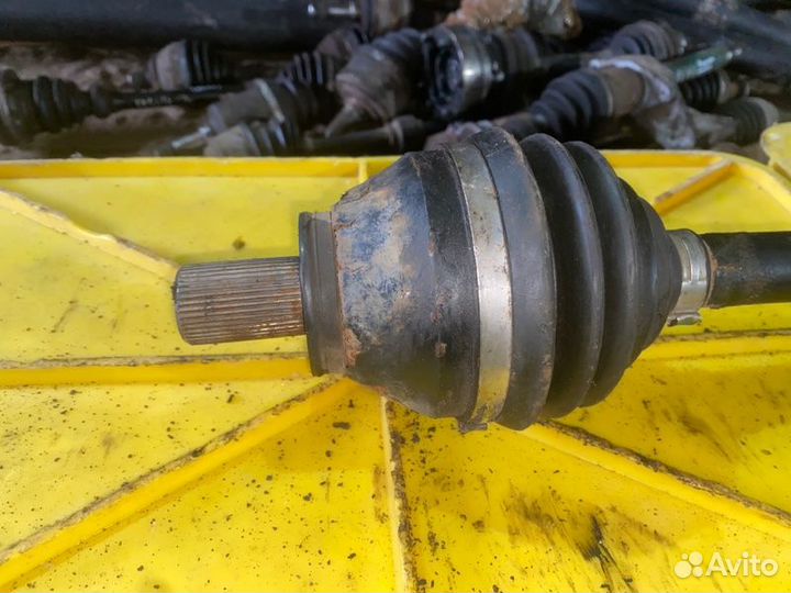Привод (полуось) левый Volvo Xc60 DZ88 D5204T2