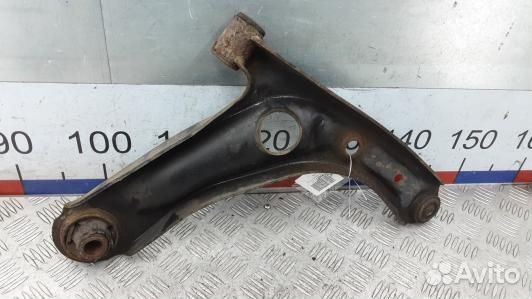 Рычаг передний нижний левый toyota aygo B1 (8NI12L