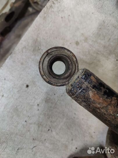 Амортизатор задний Hyundai sonata 4 EF