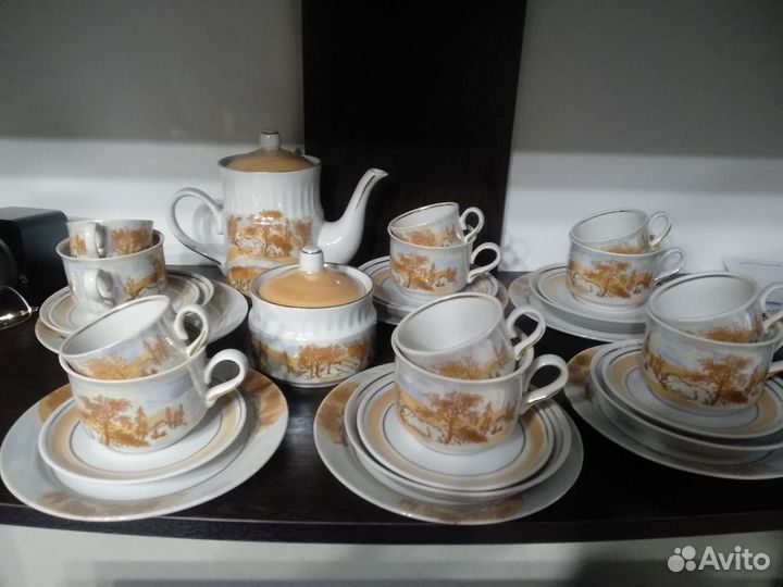 Фарфоровый чайный сервиз