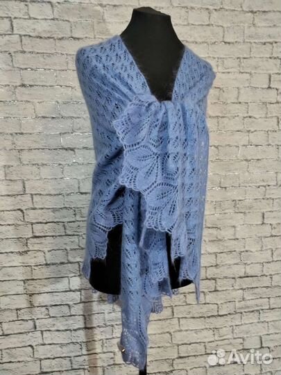 Шаль вязаная ручной работы