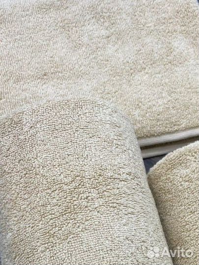 Полотенца отельные цветные махровые