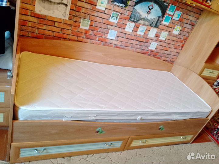 В дар - детская кровать от 3 лет с матрасом бу