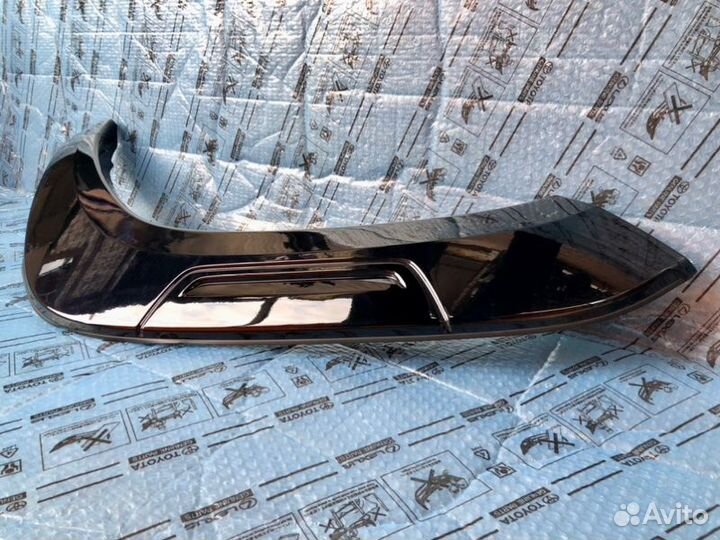 Расширители арок передние левые Toyota Hilux 8