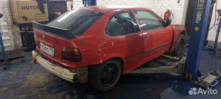 Автомобили на запчасти BMW e36 compact