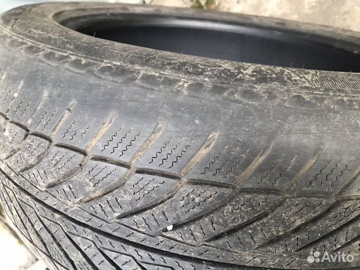 Goodyear UltraGrip 255/50 R19