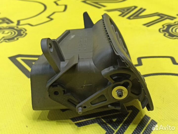 Дефлектор воздушный передний левый Toyota Windom