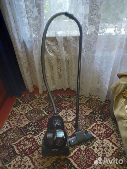 Пылесос LG 1600w