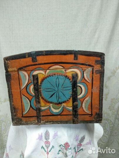 Сундук деревянный старинный