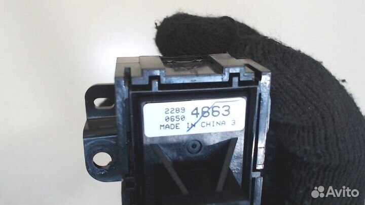 Кнопка стояночного тормоза Chevrolet Trailblazer