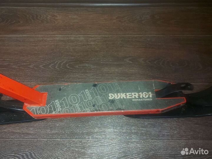 Лыжный трюковой самокат