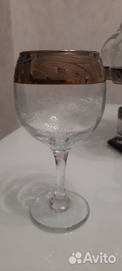Набор бокалов и рюмок