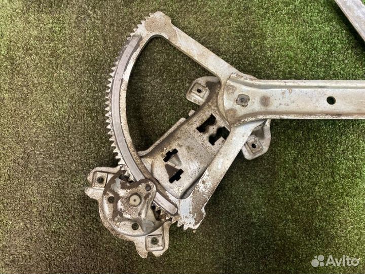 Стеклоподъемный механизм передний левый