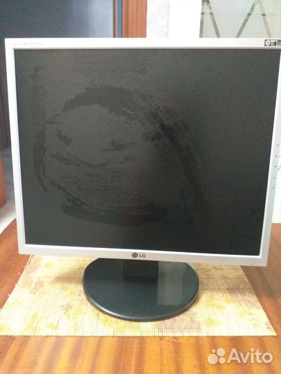 Монитор LG