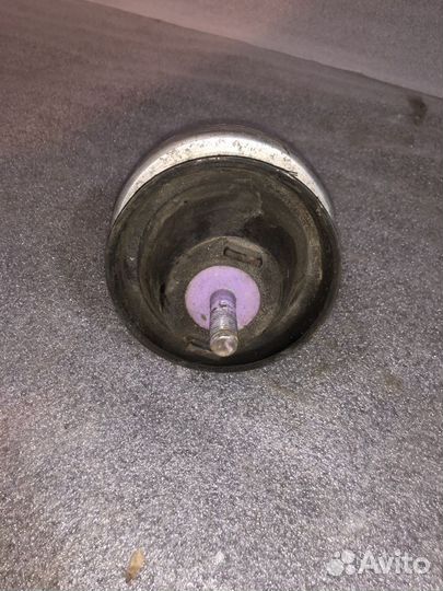 Опора двигателя правая Ауди А6 С6