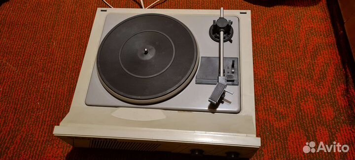 Проигрыватель винила икар (нерабочий)